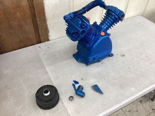 5.5HP 4KW V Type Twin Cylinder Air Compressor Pump Head Motor - For Parts or Repair  - Lot 263