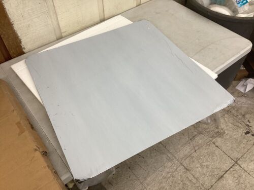 VEVOR Stainless Steel Range Backsplash with Shelf 29.5 x 29.5 Inch - Damaged Corners - Lot 664