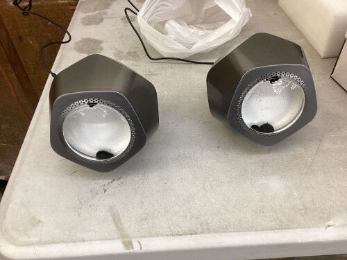 Lot of (2) Bluetooth Speakers  - Lot 627