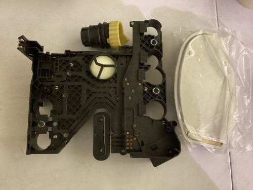 Vehicle Engine Control Module - Lot 476