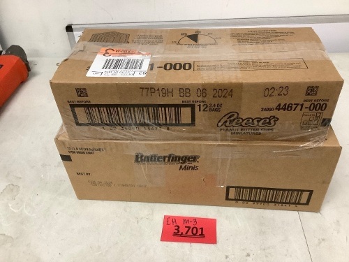 Reese's Peanut Butter Cups minitures (12 Bags) and Butter Finger Bar Minis (12 Bags) - Lot 3701