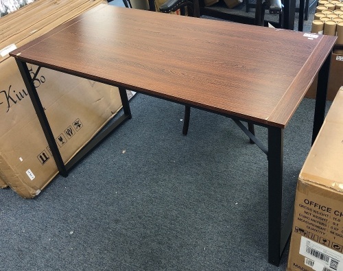 47" Computer Desk, Appears New, Sold as is - Lot 149