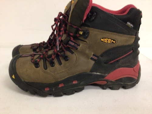 Keen mens Boots, 9D, E-Commerce Return, Sold as is - Lot 150