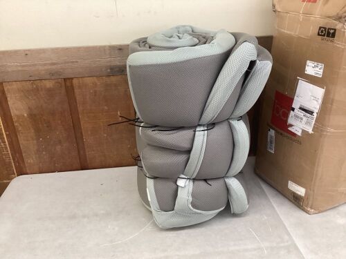 Queen Folding Portable Mattress Topper w/ Plush Foam - 4in  - Lot 284