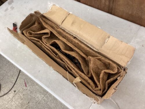 4pcs 24 Inch Window Planter Box with Coco Liner - Lot 354