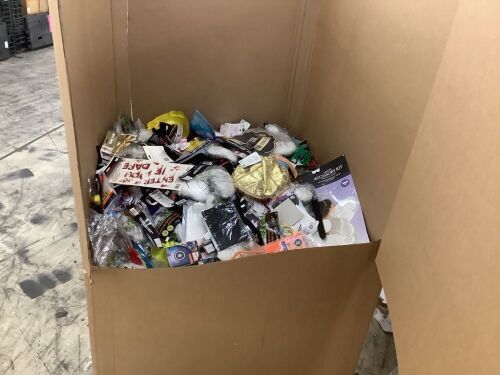 Pallet of Halloween Items  - Lot 451
