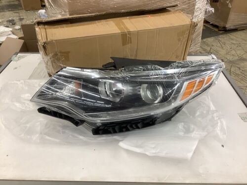 Left Side Headlight for 2016-2017 Kia Optima - Lot 490