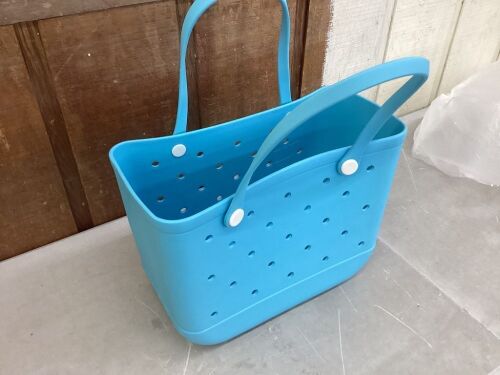 Rubber Tote Bag  - Lot 901