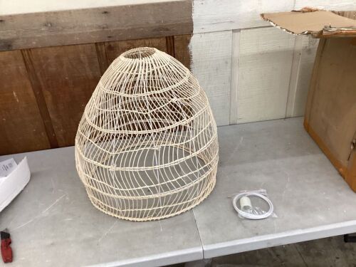 Woven Pendant Light - Lot 902