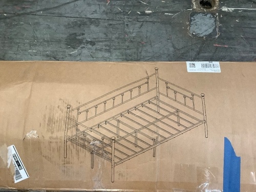 Metal Twin DayBed - Lot 821