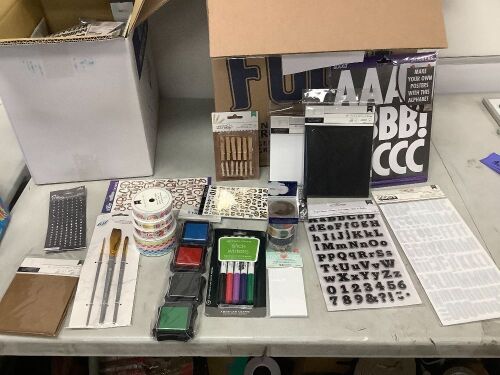 Box of Miscellanies Arts and Crafts Items - Lot 4515