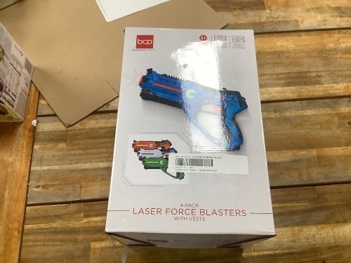 4 Pack Laser Force Blasters with vests - Lot 4666