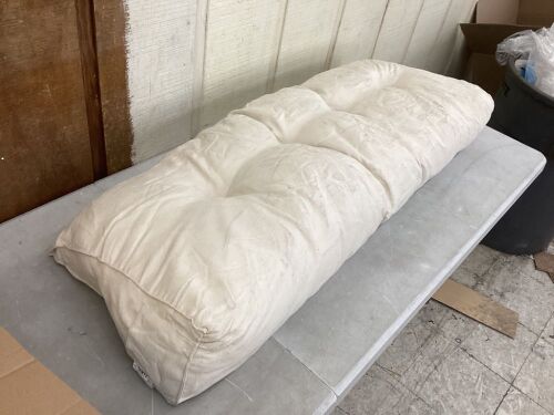 Long Cushion/Pillow - Dirty  - Lot 556