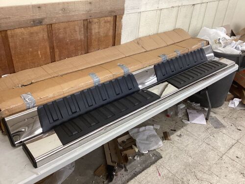 Zimoke 6" Stainless Steel Running Boards for 2019-2022 Chevy Silverado/GMC Sierra 1500, 2020-2022 Silverado/ Sierra 2500/3500 Crew Cab - Dings & Scratches - Lot 607
