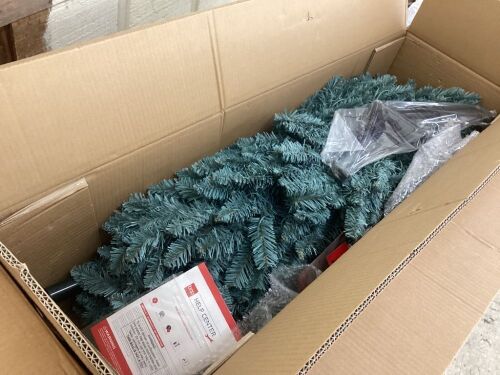 Artificial Chistmas Tree - Lot 702