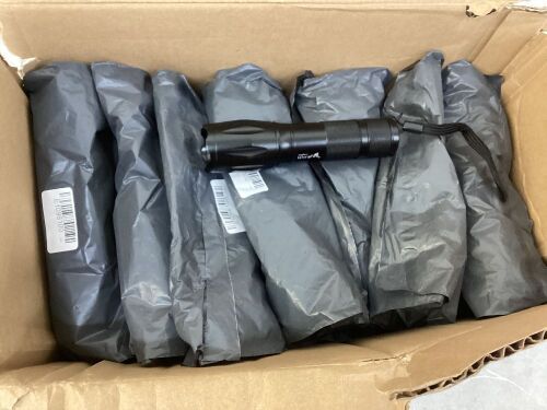Lot of (34) XML-T6 Flashlight - Lot 571
