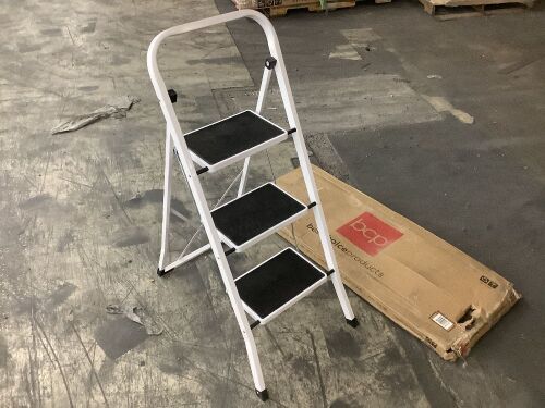 3-Step Portable Folding Step Ladder w/ Non-Slip Feet, 330lb Capacity  - Lot 168