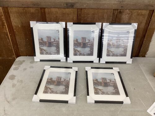 Hoture 11x14 Picture Frames, Set of 5  - Lot 523