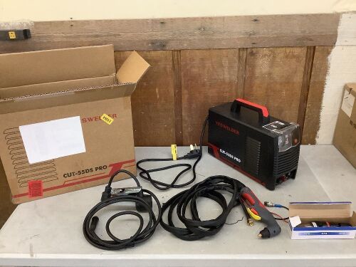 YesWelder CUT-55DS Pro Non-HF Non-Touch Pilot Arc Plasma Cutter - Lot 74