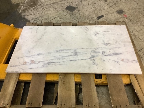 MarbleTop 46X25 1/2 IN thick - Lot 153