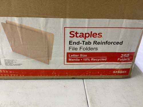Staples End Tab Reinforced File Folders 250 folders - Lot 182