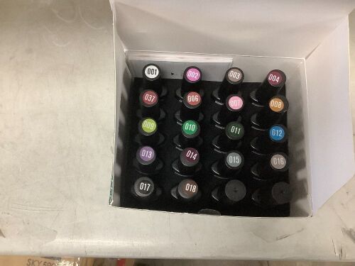 Box of Gel Nail Polish - Lot 4763