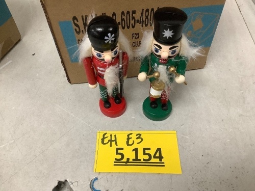 Wooden Nutcracker Christmas Statues - Set of 16 - Lot 5154