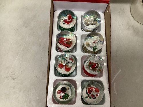 Chirstmas SnowGlobles - 16 Pieces - Lot 5157