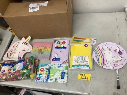 Assortment Party Supplies Box - Lot 5138
