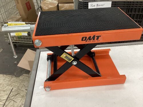 OMT Motorcycle Lift Scissor Jack Center Stand - Lot 511