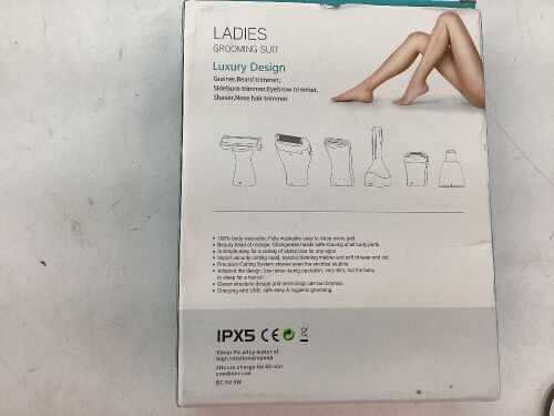 Ladies Grooming Suit Electric Razor  - Lot 626