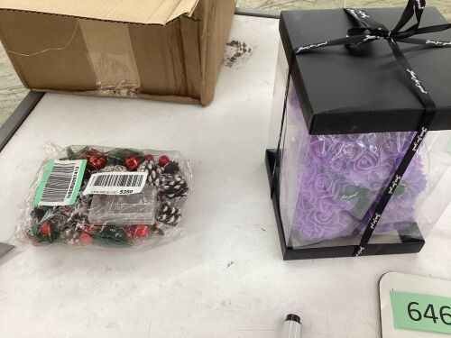 Rose Bear & Christmas Garlands - Lot 646