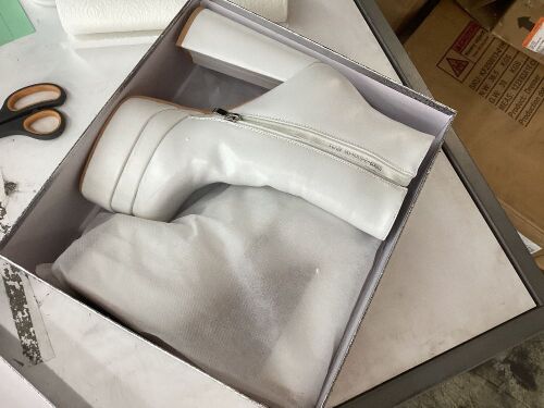 WETKISS Platform Boots with Side Zipper, Size 11 - Lot 291