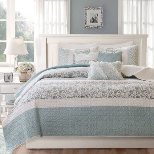 Madison Park 6pc Reversible Stella Cotton Percale with Throw Pillows Quilt Bedding Set, King/Cal King  - Lot 162