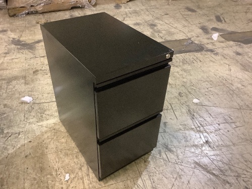 2 Drawer File Cabinet with keys - Lot 166