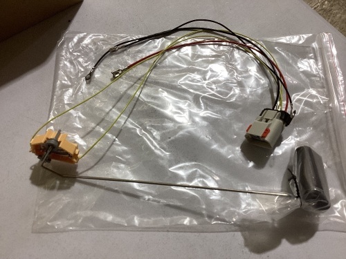 Lot of 4 gas tank sensors  - Lot 323