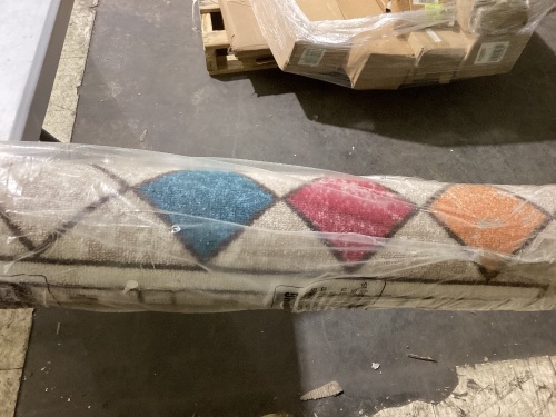 95IN Wide geometric design  - Lot 343