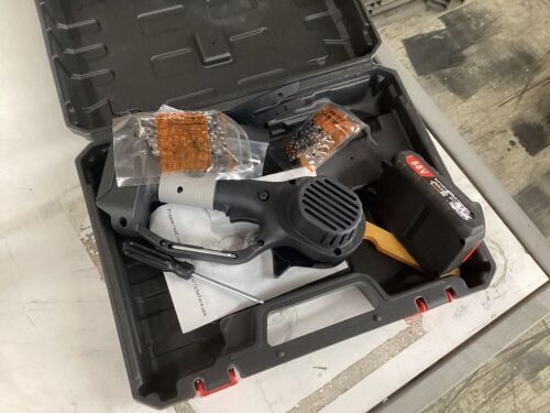Electric Chain Saw - Lot 628