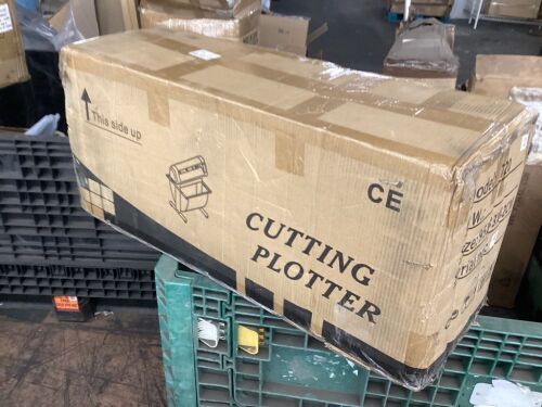 Vinyl Cutting Plotter  - Lot 683