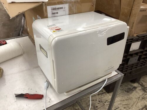Hot Towel Warmer - Lot 488
