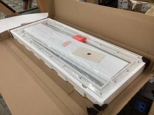 Luxfurni Lighted Mirror - Lot 112