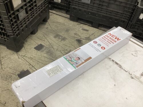 Extra Wide Retractable Baby Gate  - Lot 103