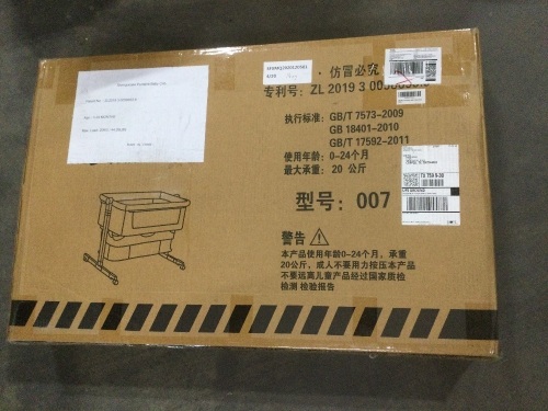 Shengocase Portable Baby Crib  - Lot 317