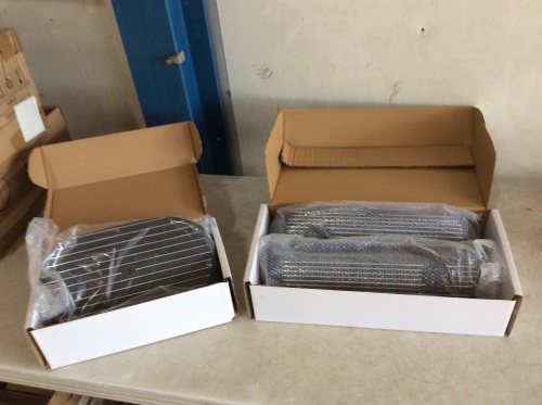 Small Block Ford 289 302 Nostalgic Finned Short Valve Covers & Oval Full Fined Air Cleaner with Element   - Lot 595