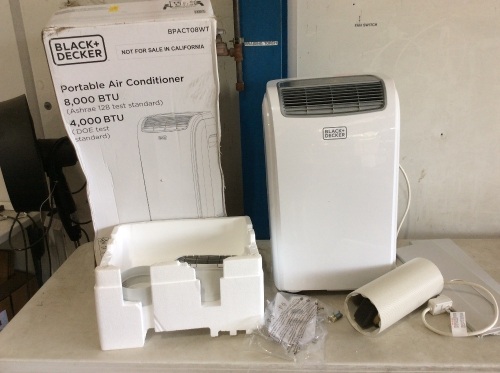 BLACK+DECKER 4,000 BTU DOE Portable Air Conditioner with Remote Control  - Lot 78