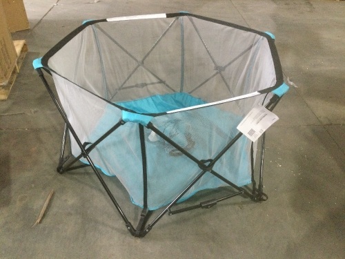 Regalo MyPlay Portable Play Yard - Lot 819