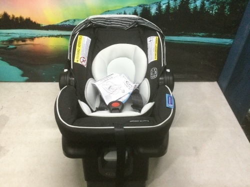 Graco SnugRide 35 Lite LX Infant Car Seat - Lot 293