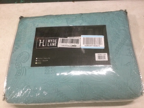 Hyde Lane 3 Piece Quilt Set, King - Lot 590