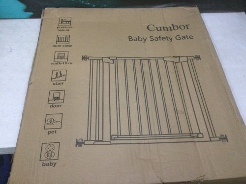 Cumbor 40.6" Auto Close Safety Baby Gate - Lot 1156