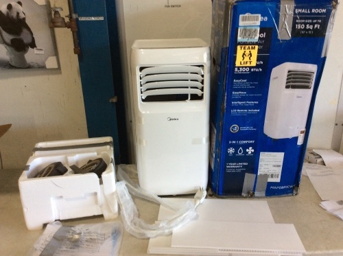 MIDEA 3-in-1 Portable Air Conditioner, Dehumidifier, Fan, for Rooms up to 175 sq ft  - Lot 62
